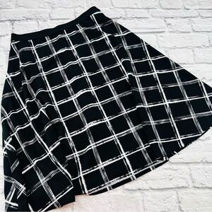 Roz & Ali Black and White Skirt Small Above Knee Plaid A-Line Casual Office